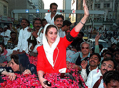 Benazir Bhutto in a crowd