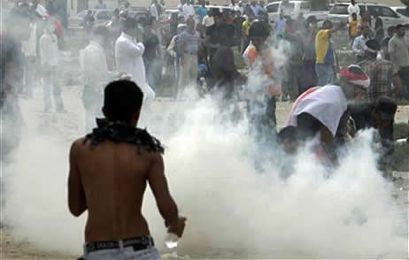 Bahrain protesters attacked with tear gas on 13 Mar 2011