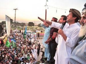 Sipah-e-Sahaba flag flying at PTI dharna Karachi