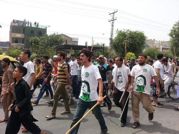 PTI goondas carry dandas into Islamabad